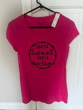 Beth Dutton Graphic Tee - Fuchsia Pink